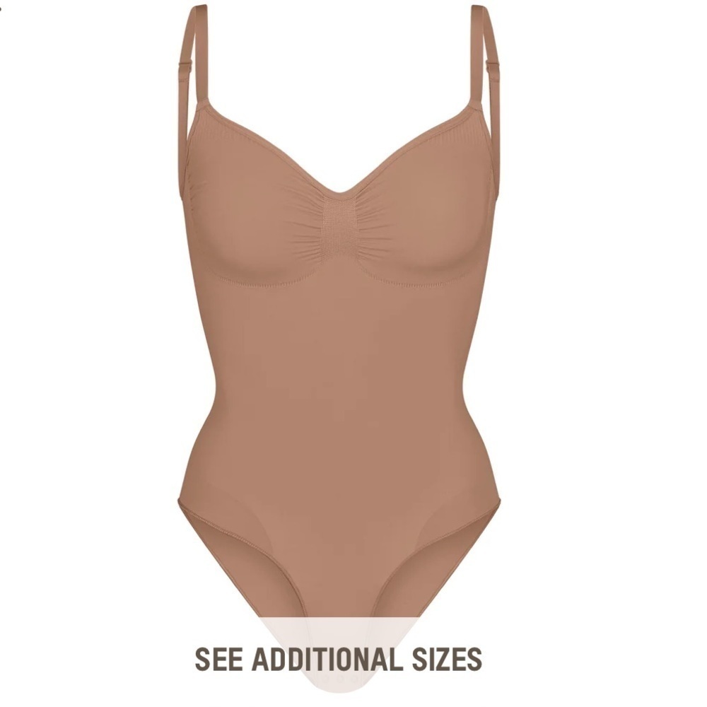 NWT SKIMS Sculpting, bodysuit, brief with snaps color sienna